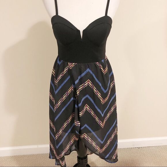 Adorable Hi Low Dress Size Medium - Picture 1 of 8